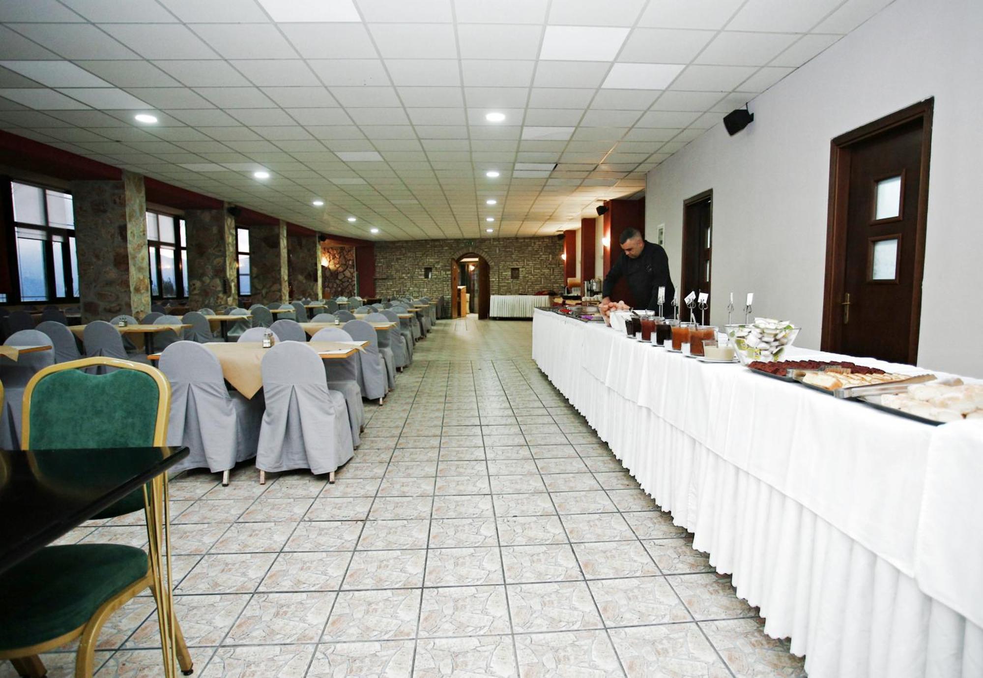 Hotel Lecadin Karpenísion Zewnętrze zdjęcie