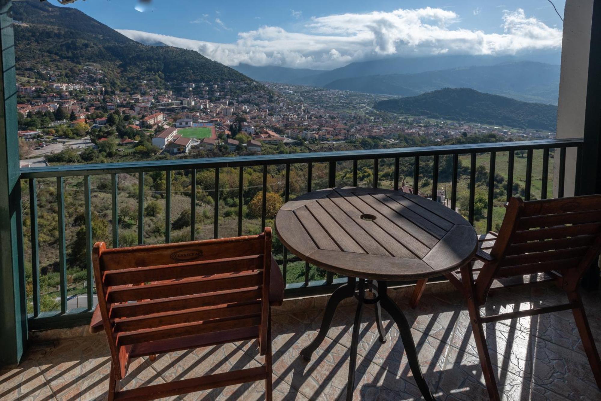 Hotel Lecadin Karpenísion Zewnętrze zdjęcie